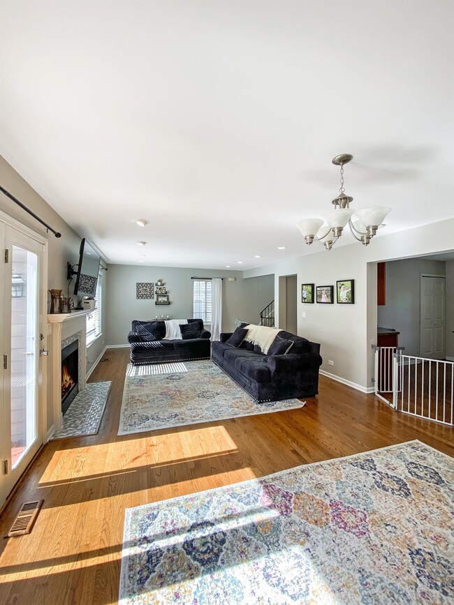 Building Photo - 347 Stevens Ct