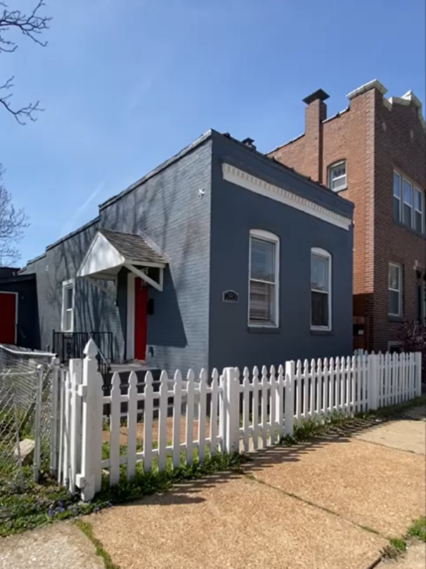 Building Photo - 2831 Iowa Ave