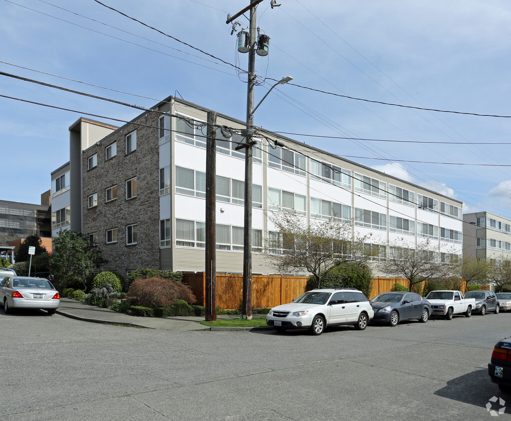 Primary Photo - Central Park Apartments