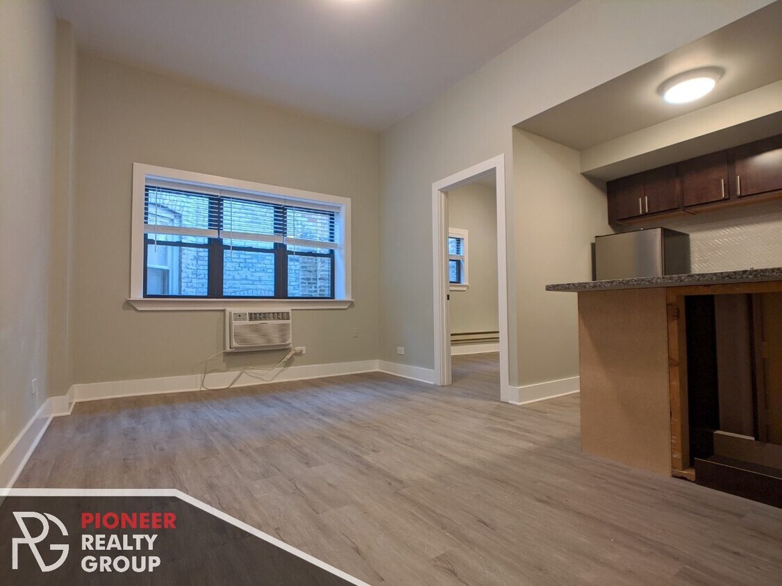 Foto principal - 1435 N Dearborn St