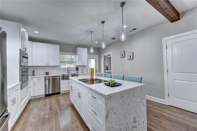 Foto del edificio - 663 Bryan St SE