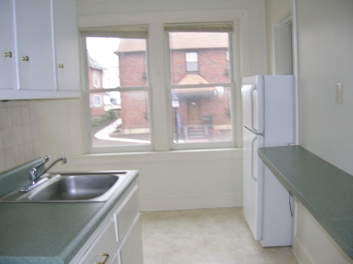 132 W State St, Square, PA 19348 Apartments in Square