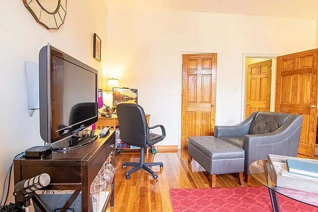 Foto del edificio - 1214 Vine St