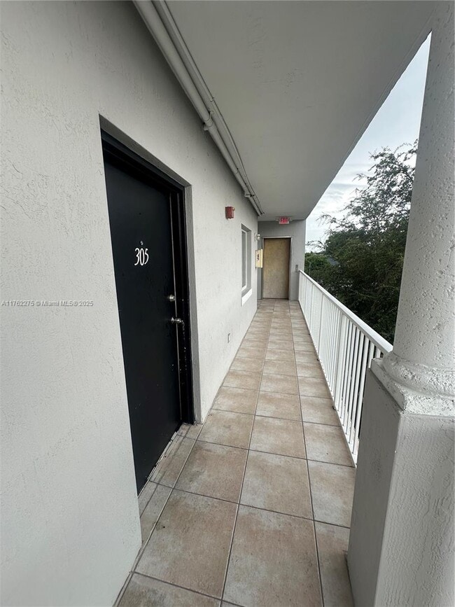 Building Photo - 1453 SW 3rd St