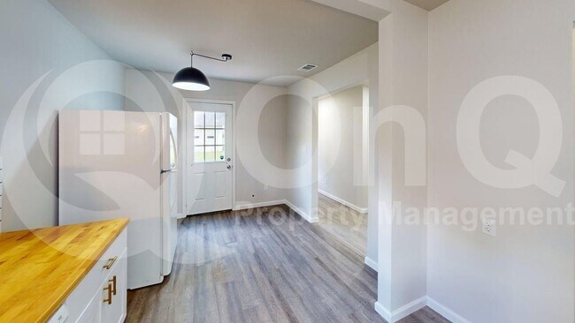 Foto del edificio - 519 E Gandy St