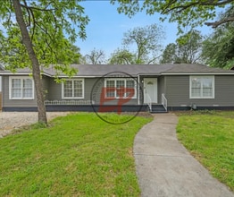 Building Photo - 3804 Parkwood St