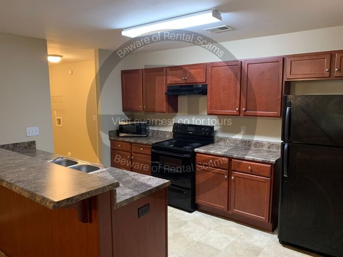Building Photo - 20427 Castle Ridge Cir