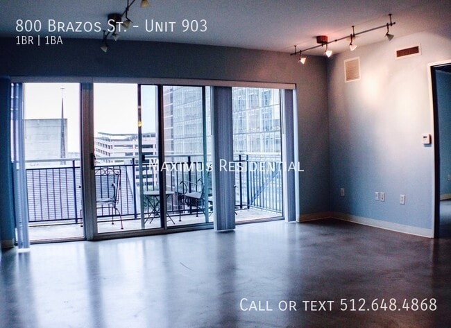 Building Photo - 800 Brazos St