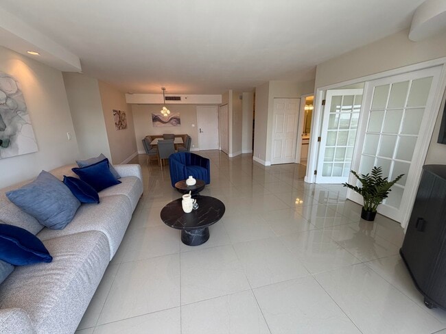 Foto del edificio - 3530 Mystic Pointe Dr