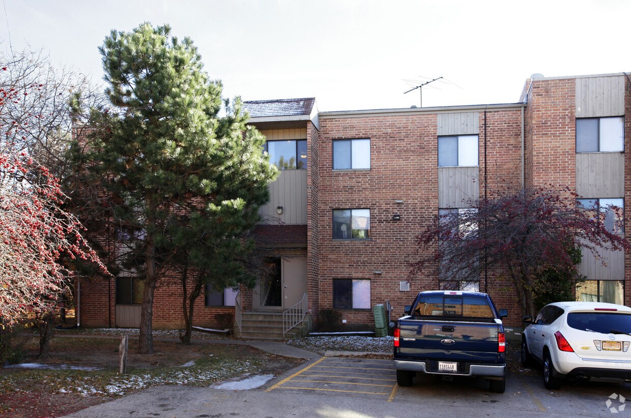 Building Photo - 1371 E Ports O Call Dr