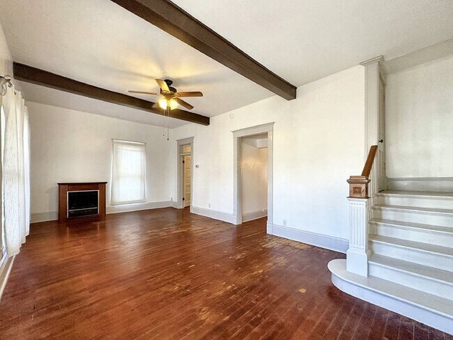 Building Photo - 321 E Greeley St
