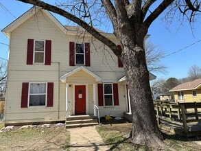 Building Photo - 708 S Denver Ave