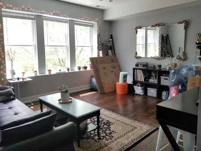 Building Photo - 1820 W. Byron St.