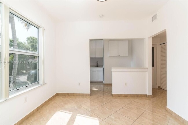 Building Photo - 694 NE 76th St