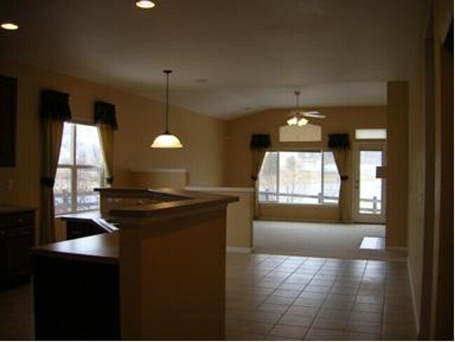 Foto del edificio - Ranch style Home in Castle Highlands