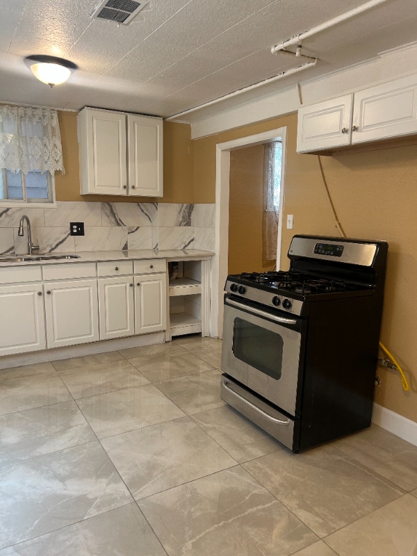 Photo - 4519 Cook St