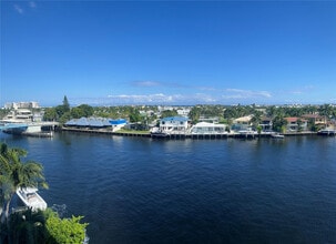 Building Photo - 3100 NE 49th St