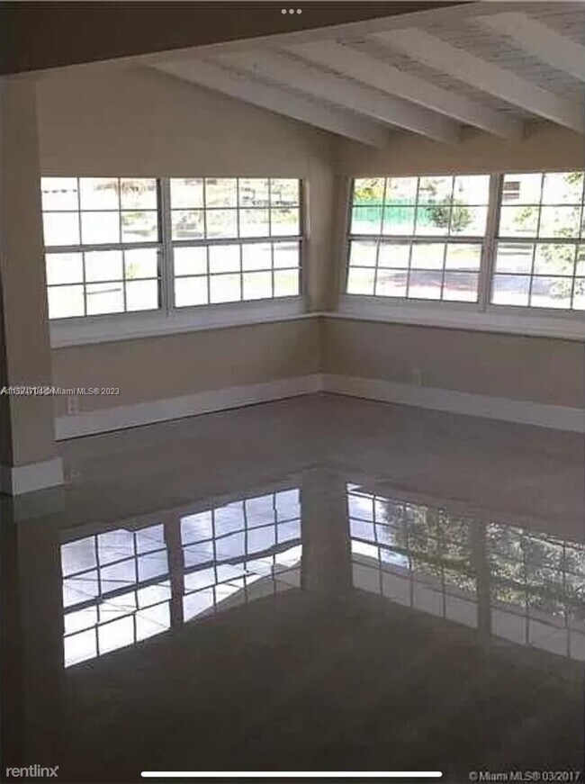 Building Photo - 3 br, 2 bath House - 21100 NE 24th Ct # 1