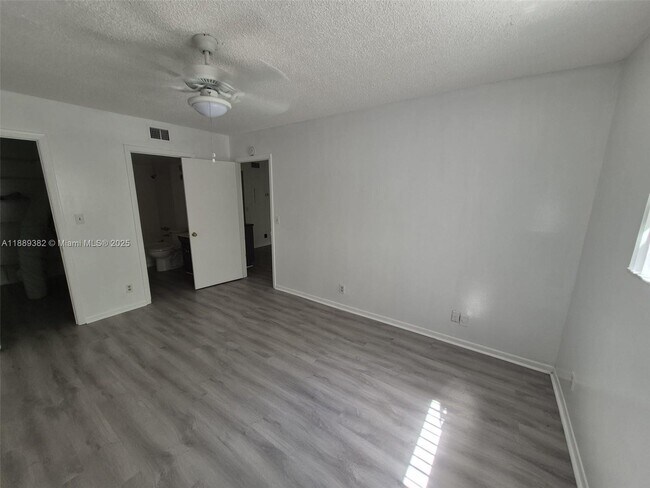 Foto del edificio - 2022 NW 43 Terrace