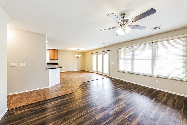 Foto del edificio - 18234 W Lundberg St