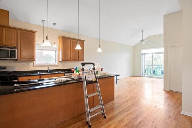 Building Photo - 3543 S Hamilton Ave