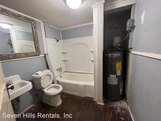 Building Photo - 5 br, 2 bath House - 110 Ave A