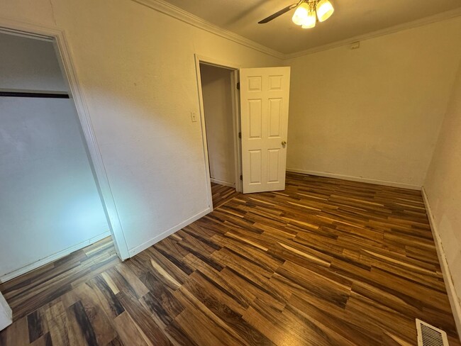 Foto del edificio - 3 Bedroom, 1 Bath in the Heart of Ferguson!