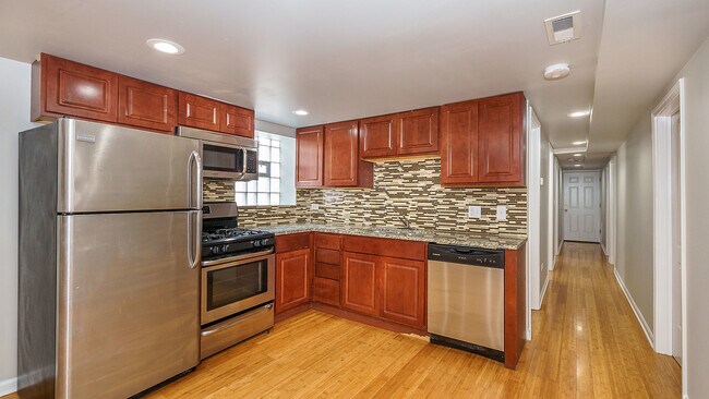 Foto del edificio - 6459 N Wayne Ave