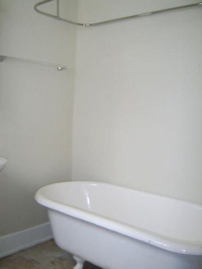 Building Photo - 2 Maranda Holmes