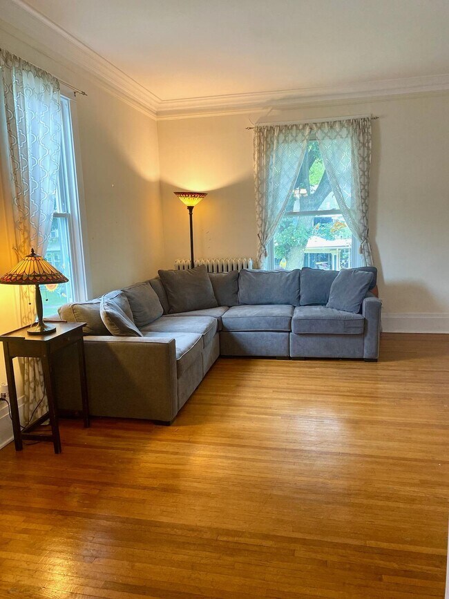 Foto del edificio - 316 S Grove Ave