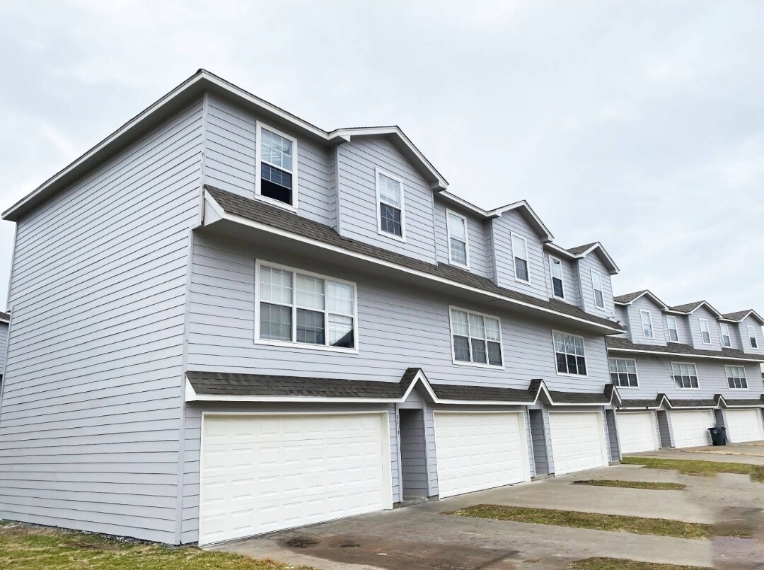 Foto principal - 6710 S Utica Pl