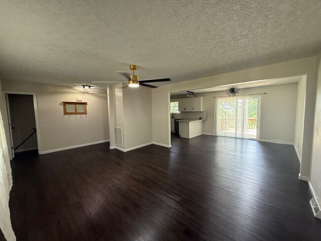 Foto del edificio - 3 bedroom 2.5 bathroom Home - Kingsport TN