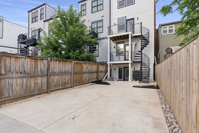Foto del edificio - 2608 4th St NE
