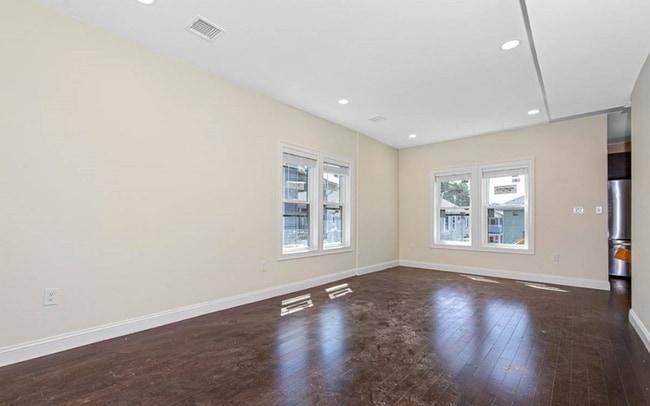 Building Photo - 85 Fern Rd