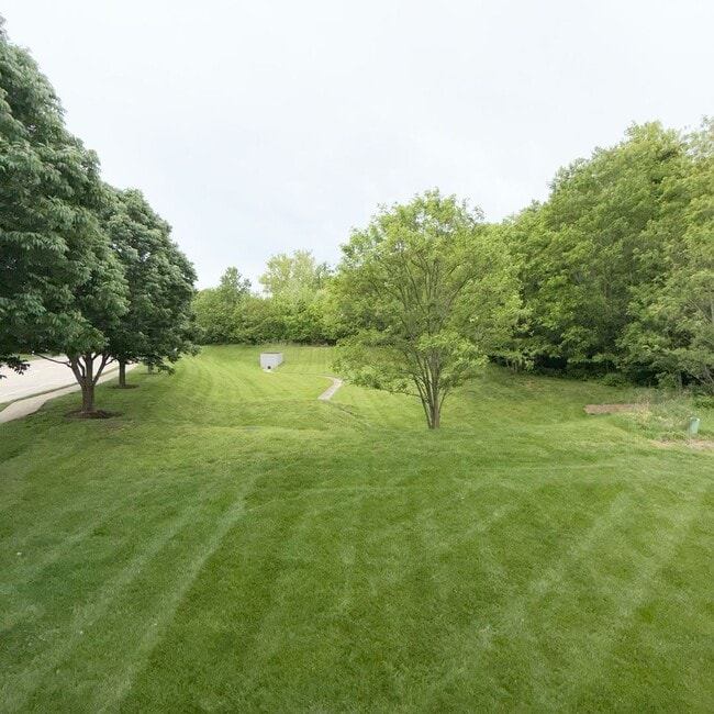 Building Photo - 569 Parkgate Dr