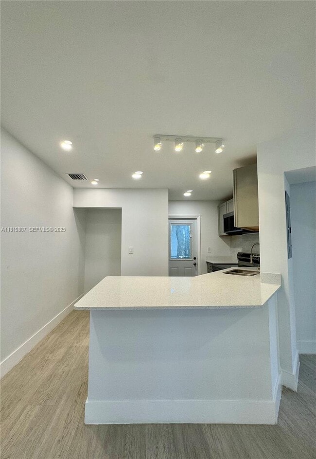 Foto del edificio - 111 NW 7th Ave