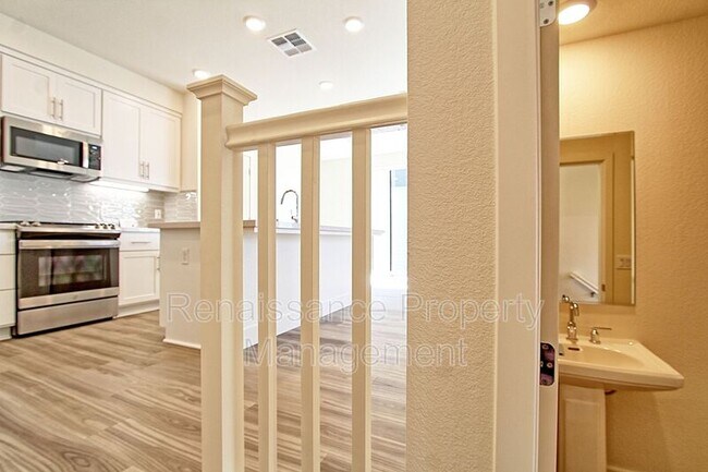 Building Photo - 3871 Vanguard Cmn