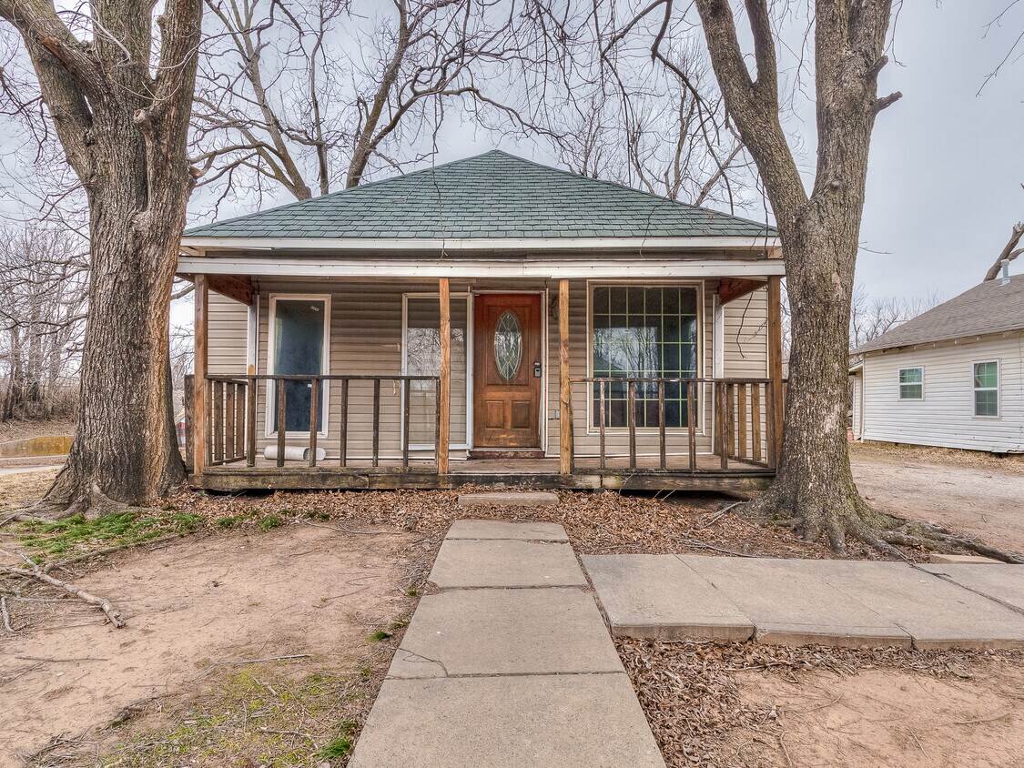 Foto principal - 118 S Miles Ave