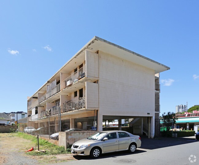 Building Photo - 3215 Hoolulu St