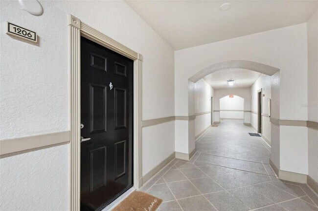 Building Photo - 501 Knights Run Ave