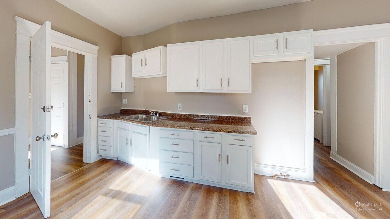 Foto principal - 2818 E 119th St