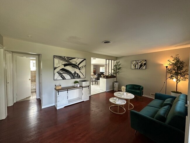 Building Photo - 16W311 94th Pl