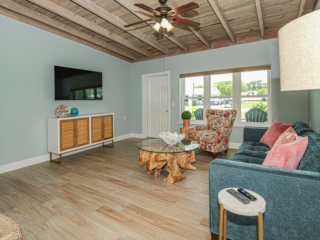 Building Photo - 13630 N Indian River Dr