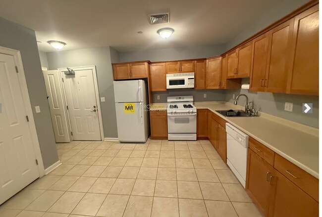 Foto del edificio - 327 Centre St