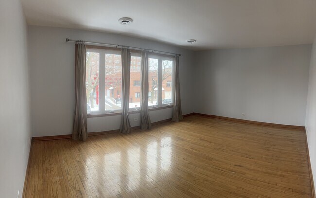 Building Photo - 329 W 23rd Pl