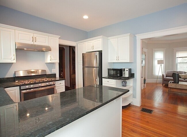 Foto del edificio - 50 Holyoke Rd