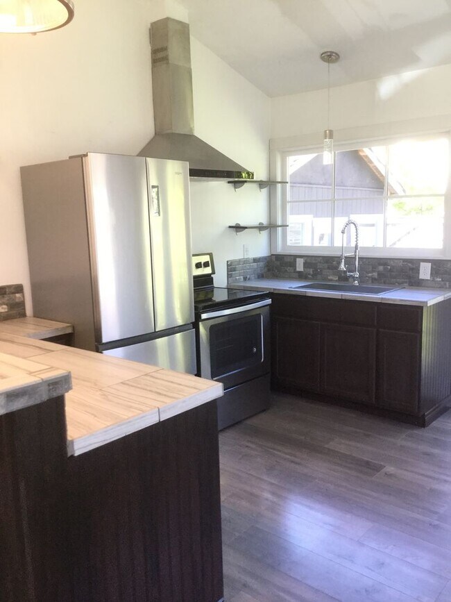 Building Photo - For rent in Suquamish