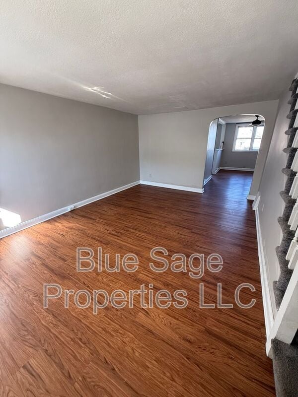 Building Photo - 319 S Church St