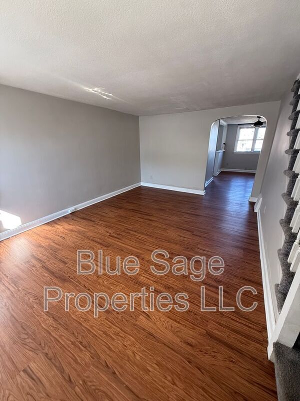 Foto del edificio - 319 S Church St