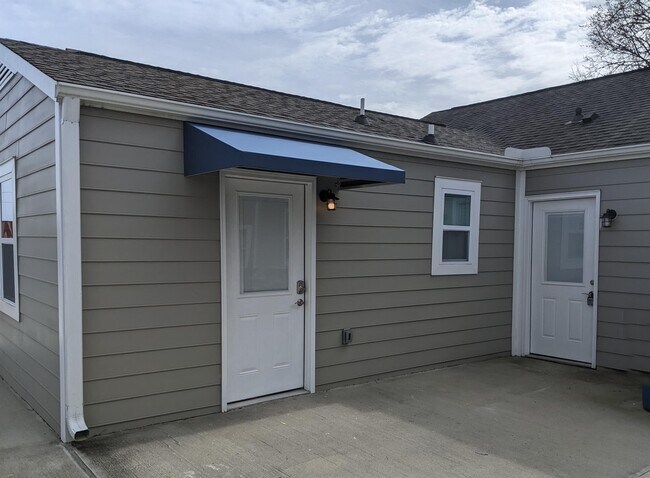 Building Photo - 2128 Sovereign St